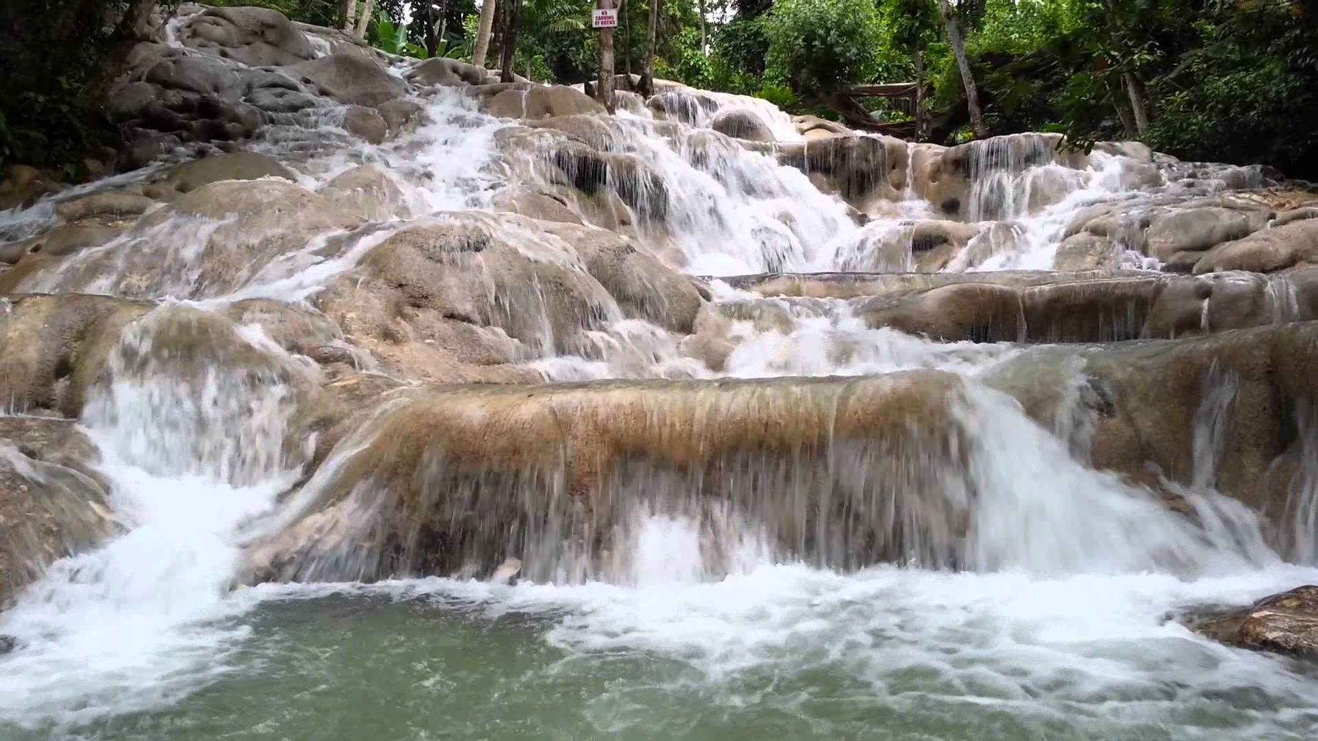 Easier falls. Водопад на реке Данн на острове Ямайка. Водопад реки паук. Река кия водопад.